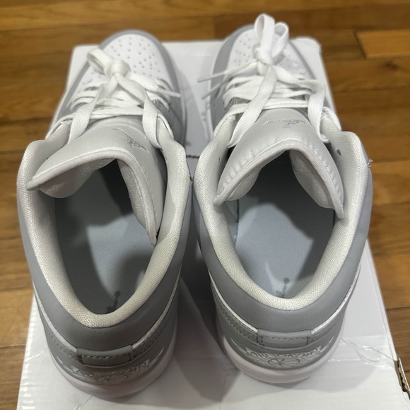 *New* Jordan 1 Low Women Grey White (DC0774-105) Size 11W
*Damaged Original Box* - Picture 11 of 11